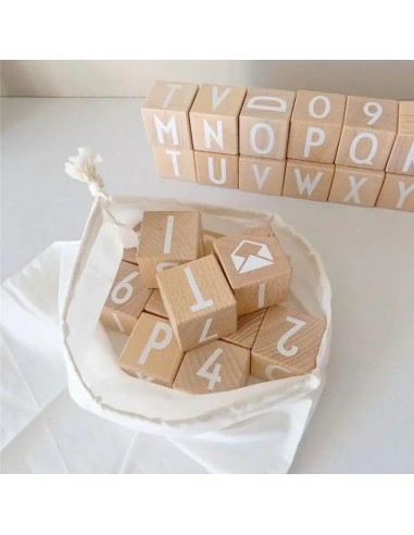 26 cubes alphabet en bois lettres et motifs Vous souhaitez 